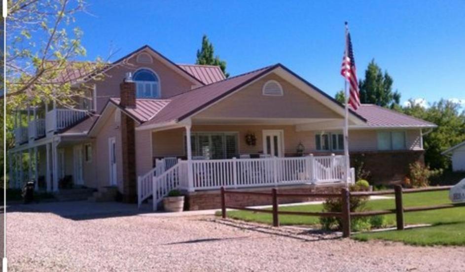 Bryce Canyon Livery Tropic Exterior photo